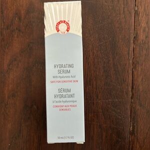 First Aid Beauty Skincare - Hydrating Serum